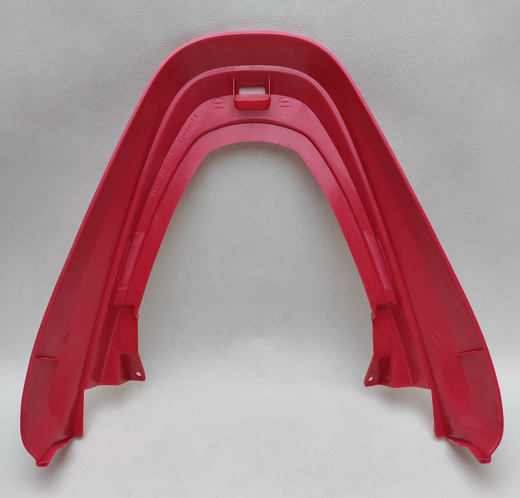 Bec de face avant rouge