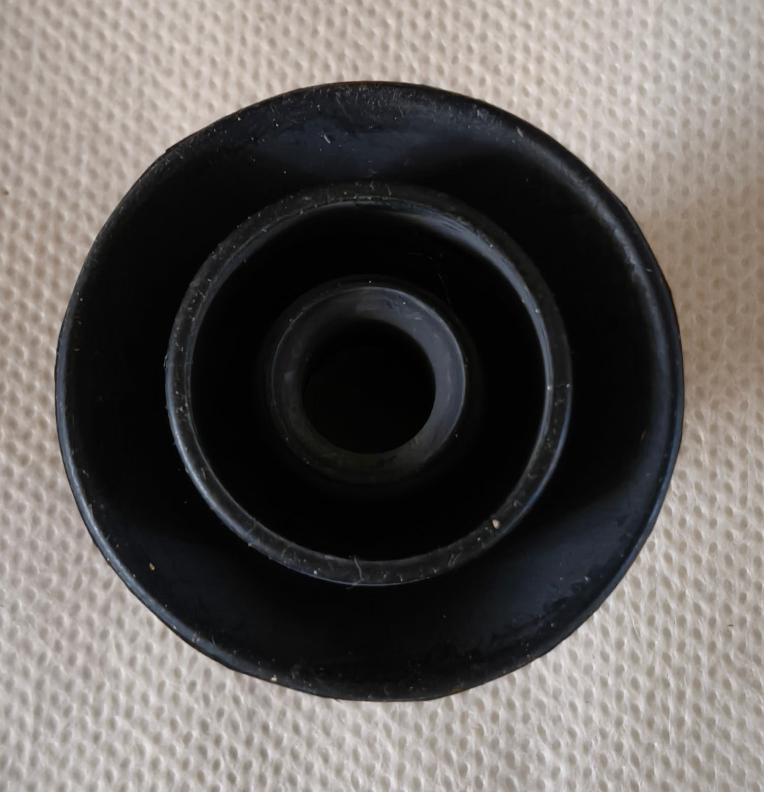 Cabochon antiparasite